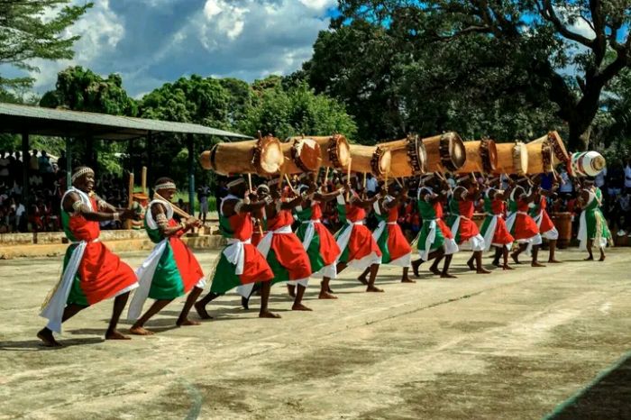 蒲隆地- 阿卡亞茲維舞團